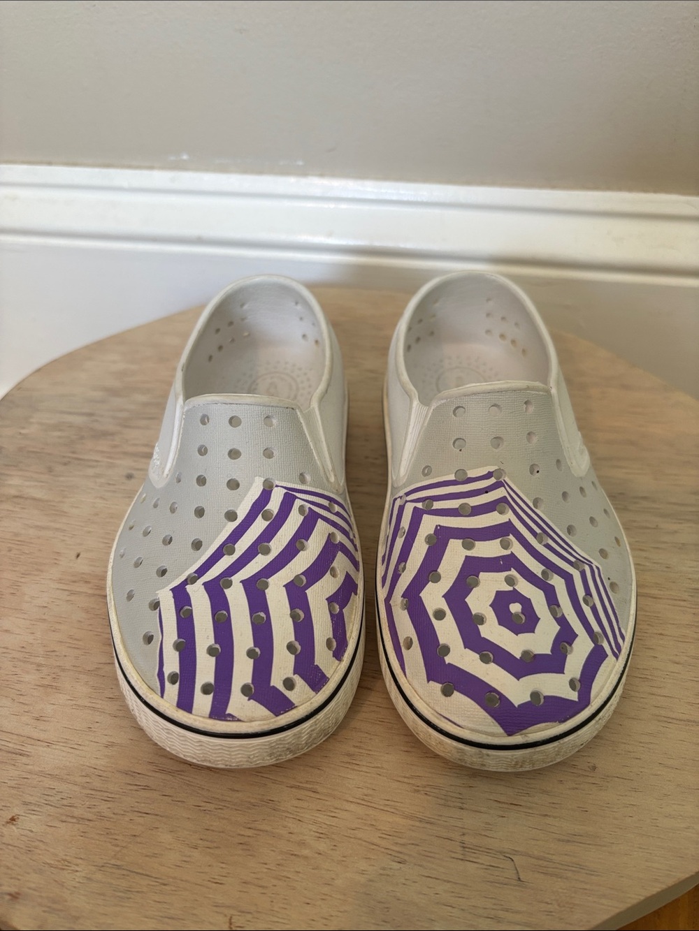 Native kid shoes size C11